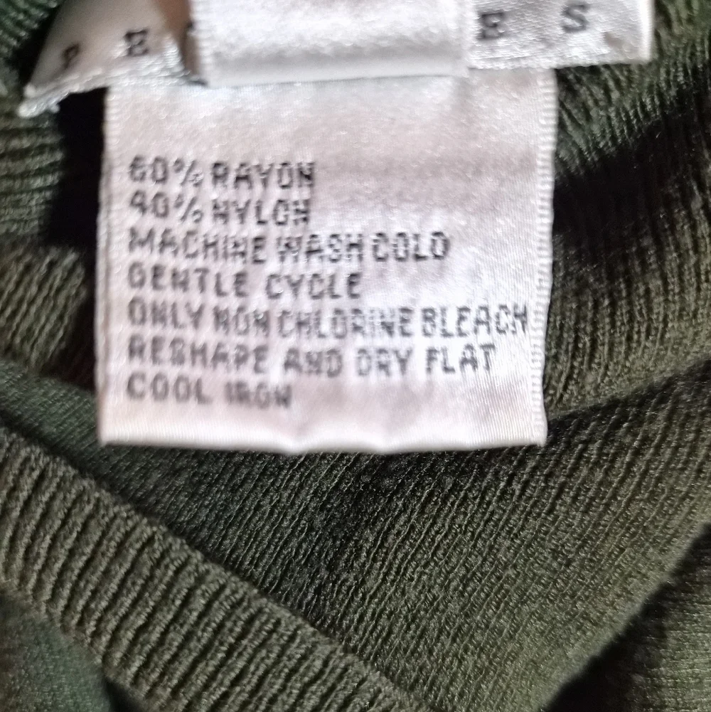 ​Talbots Petites Olive Green Ribbed Turtleneck Sweater - Size LP - Picture 3 of 8